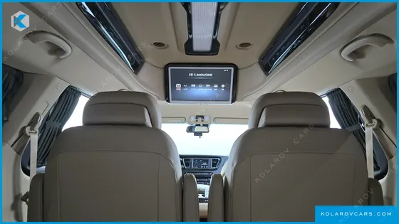 KIA CARNIVAL GASOLINE 7-SEATER HI-LIMOUSINE