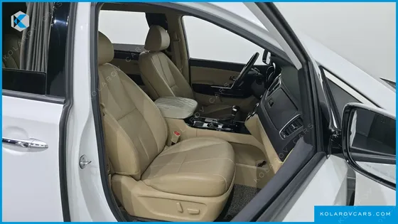 KIA CARNIVAL GASOLINE 7-SEATER HI-LIMOUSINE