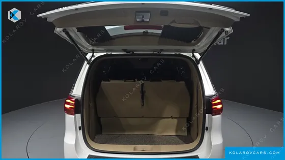 KIA CARNIVAL 9-SEATER HI-LIMOUSINE