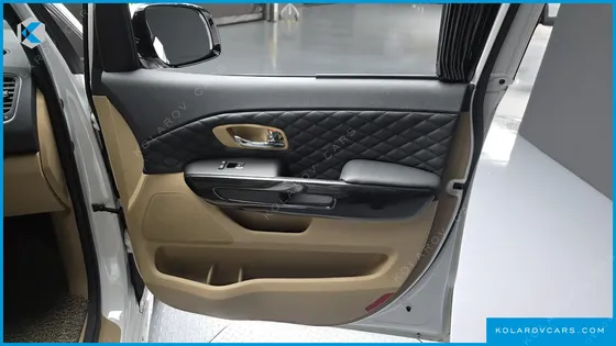 KIA CARNIVAL 9-SEATER HI-LIMOUSINE
