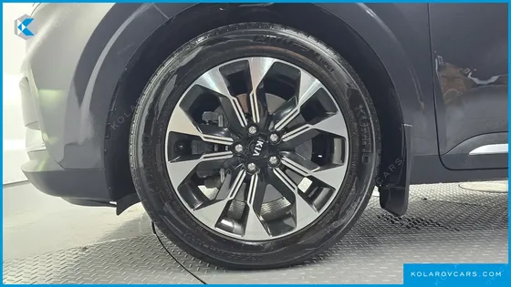 KIA CARNIVAL DIESEL 9-SEATER NOBLESSE