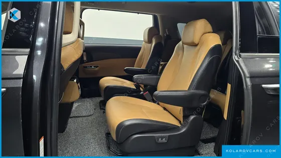 KIA CARNIVAL DIESEL 9-SEATER NOBLESSE