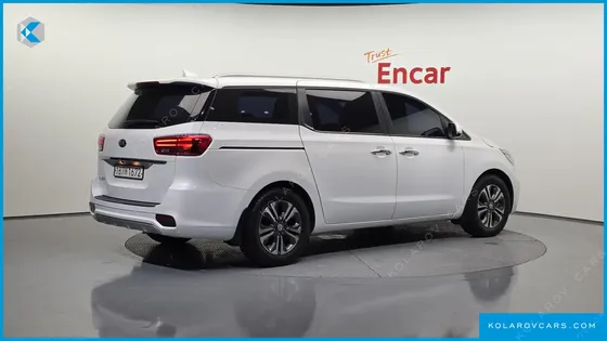 KIA CARNIVAL 9-SEATER LUXURY