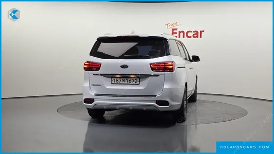 KIA CARNIVAL 9-SEATER LUXURY