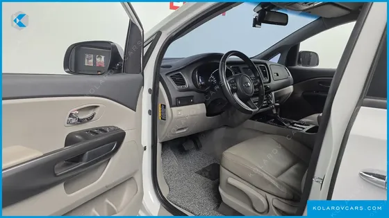 KIA CARNIVAL 9-SEATER LUXURY