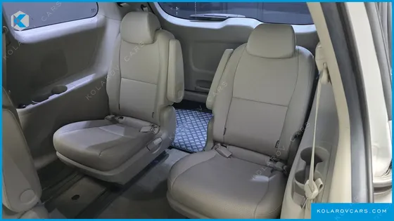 KIA CARNIVAL 9-SEATER LUXURY