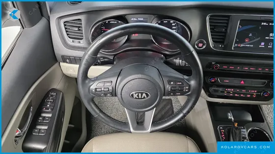 KIA CARNIVAL 9-SEATER LUXURY