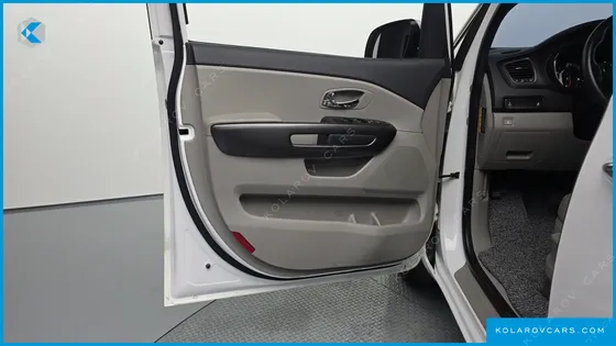 KIA CARNIVAL 9-SEATER LUXURY