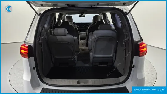 KIA CARNIVAL 9-SEATER LUXURY