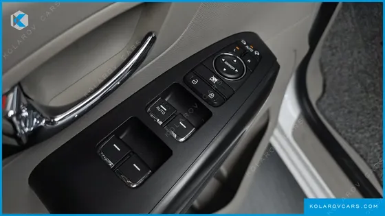 KIA CARNIVAL 9-SEATER LUXURY