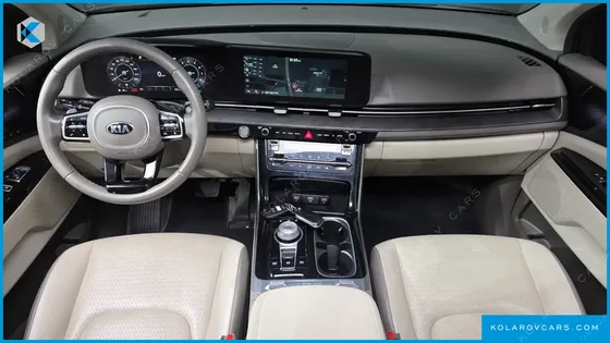 KIA CARNIVAL GASOLINE 7-SEATER SIGNATURE