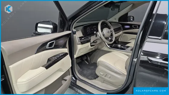KIA CARNIVAL GASOLINE 7-SEATER SIGNATURE