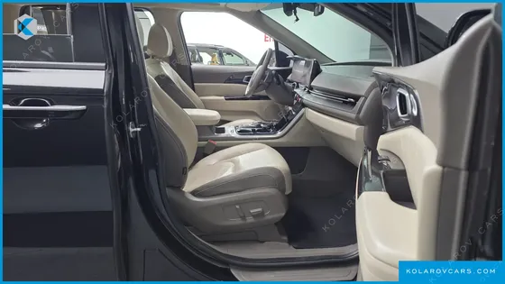 KIA CARNIVAL GASOLINE 7-SEATER SIGNATURE