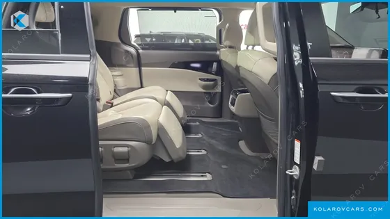 KIA CARNIVAL GASOLINE 7-SEATER SIGNATURE