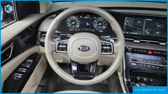 KIA CARNIVAL GASOLINE 7-SEATER SIGNATURE
