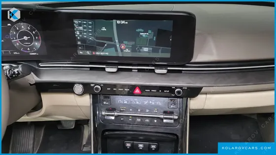 KIA CARNIVAL GASOLINE 7-SEATER SIGNATURE