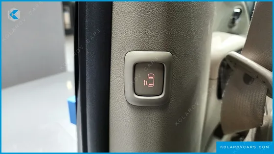 KIA CARNIVAL 7-SEATER LIMOUSINE