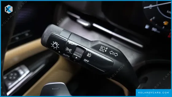 KIA CARNIVAL DIESEL 7-SEATER SIGNATURE