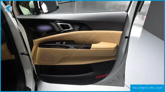 KIA CARNIVAL DIESEL 7-SEATER SIGNATURE