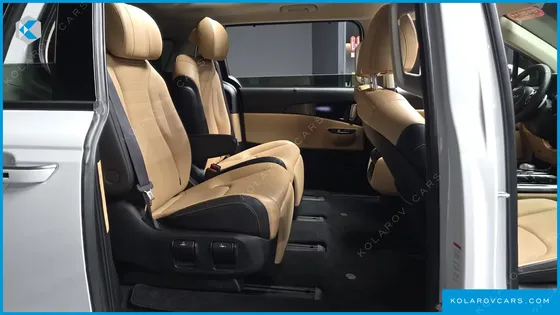 KIA CARNIVAL DIESEL 7-SEATER SIGNATURE