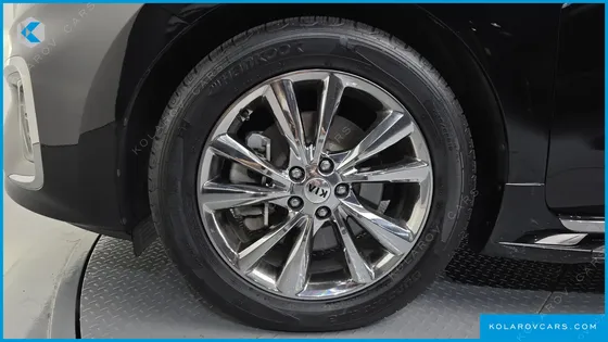 KIA CARNIVAL GASOLINE 9-SEATER NOBLESSE SPECIAL