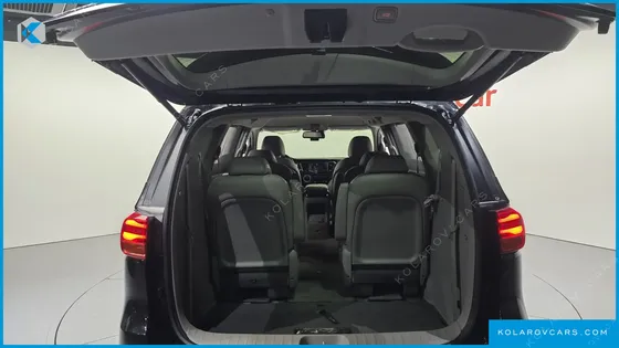 KIA CARNIVAL GASOLINE 9-SEATER NOBLESSE SPECIAL