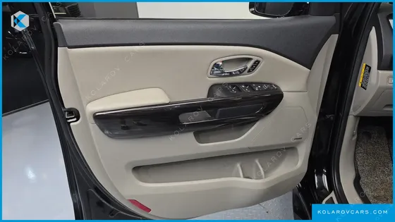 KIA CARNIVAL GASOLINE 9-SEATER NOBLESSE SPECIAL