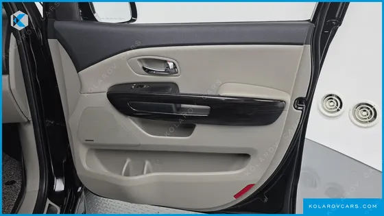 KIA CARNIVAL GASOLINE 9-SEATER NOBLESSE SPECIAL