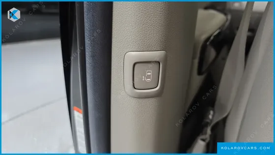 KIA CARNIVAL GASOLINE 9-SEATER NOBLESSE SPECIAL