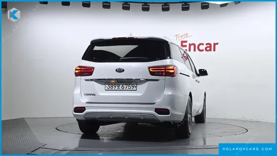 KIA CARNIVAL 9-SEATER LUXURY