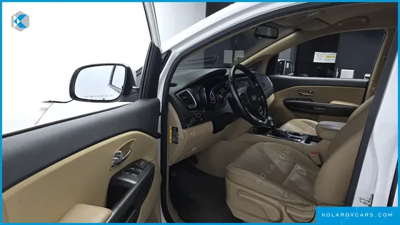 KIA CARNIVAL 9-SEATER LUXURY