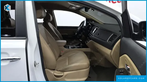 KIA CARNIVAL 9-SEATER LUXURY