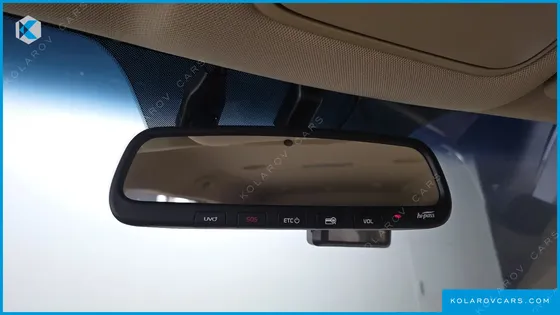 KIA CARNIVAL 9-SEATER LUXURY