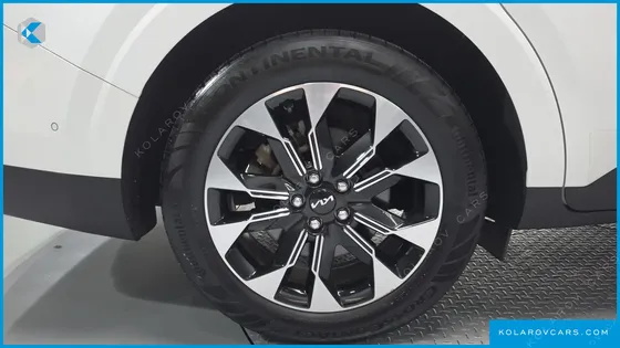 KIA CARNIVAL DIESEL 9-SEATER SIGNATURE