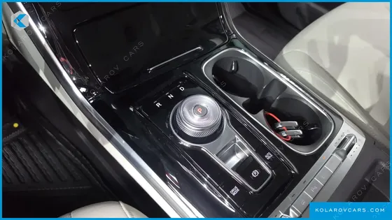 KIA CARNIVAL DIESEL 9-SEATER SIGNATURE