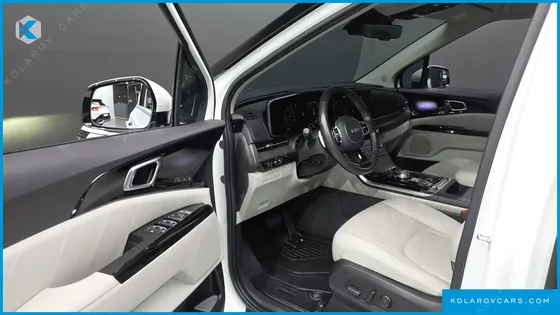 KIA CARNIVAL DIESEL 9-SEATER SIGNATURE