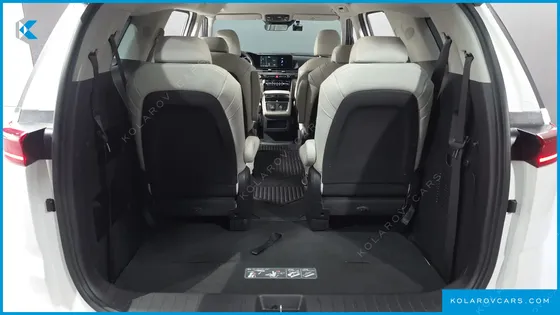 KIA CARNIVAL DIESEL 9-SEATER SIGNATURE