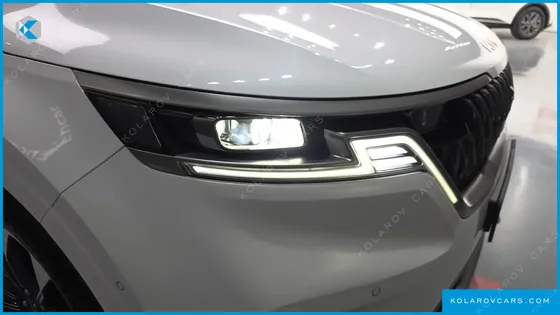 KIA CARNIVAL DIESEL 9-SEATER SIGNATURE