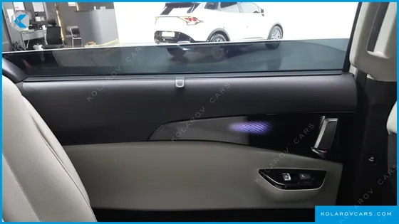 KIA CARNIVAL DIESEL 9-SEATER SIGNATURE