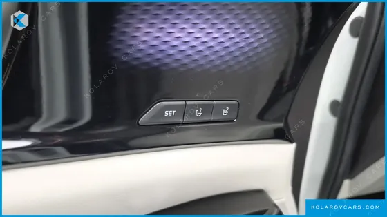 KIA CARNIVAL DIESEL 9-SEATER SIGNATURE