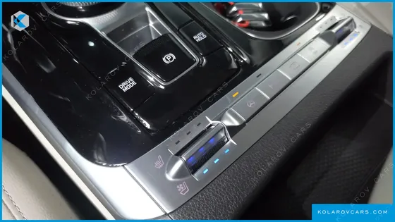 KIA CARNIVAL DIESEL 9-SEATER SIGNATURE