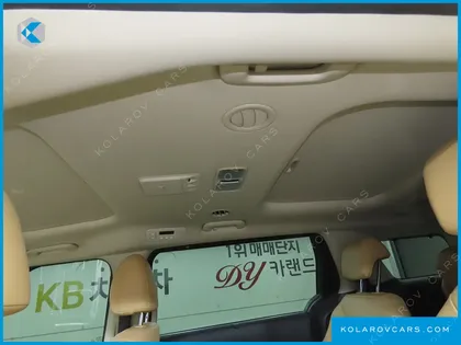 KIA CARNIVAL GASOLINE 9-SEATER NOBLESSE