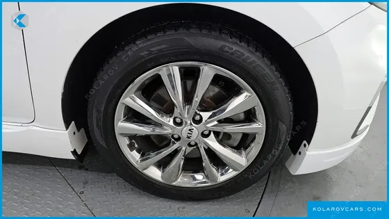 KIA CARNIVAL 7-SEATER HI-LIMOUSINE