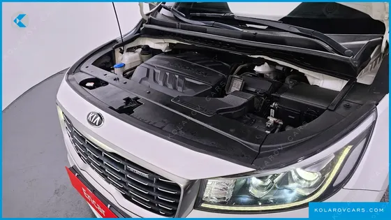 KIA CARNIVAL 7-SEATER HI-LIMOUSINE