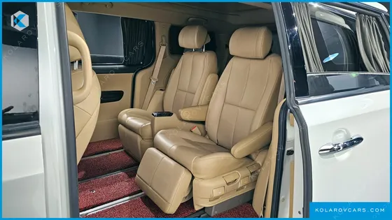 KIA CARNIVAL 7-SEATER HI-LIMOUSINE