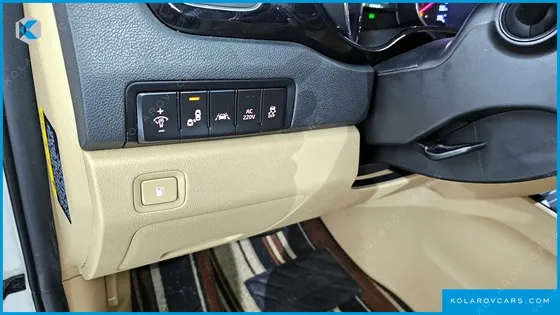 KIA CARNIVAL 7-SEATER HI-LIMOUSINE