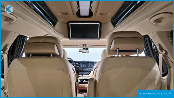 KIA CARNIVAL 7-SEATER HI-LIMOUSINE