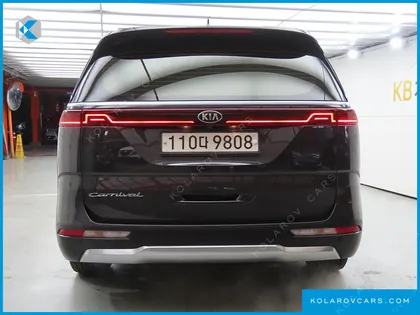 KIA CARNIVAL GASOLINE 9-SEATER SIGNATURE