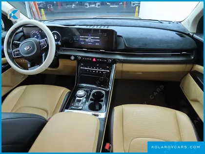 KIA CARNIVAL GASOLINE 9-SEATER SIGNATURE