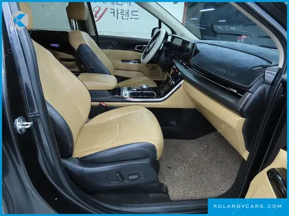 KIA CARNIVAL GASOLINE 9-SEATER SIGNATURE
